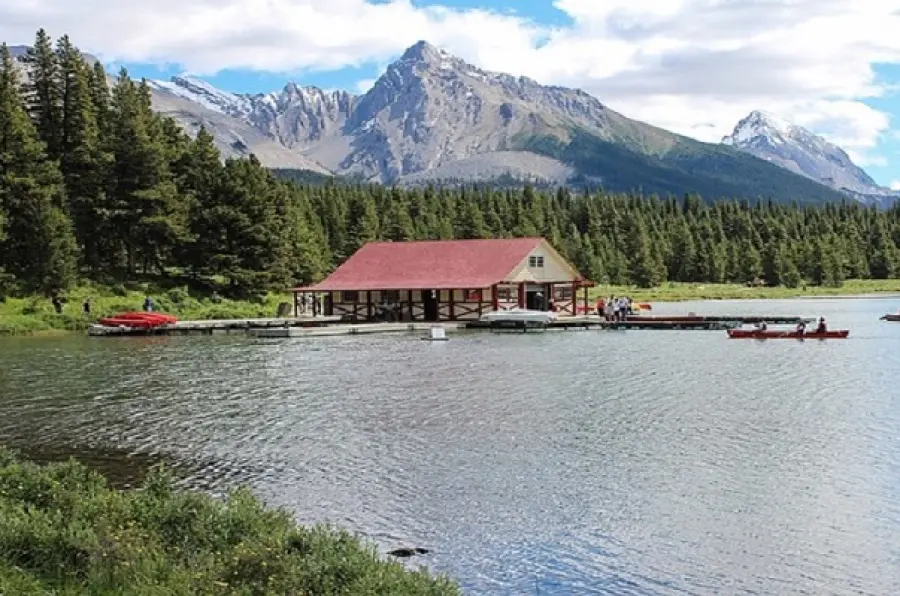 Le mete ideali per una vacanza autunnale a bordo di una barca